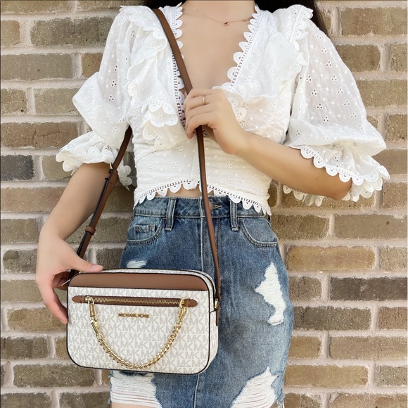 Michael Kors Jet Set East West Chain Crossbody Vanilla MK Luggage - Picture 2 of 4